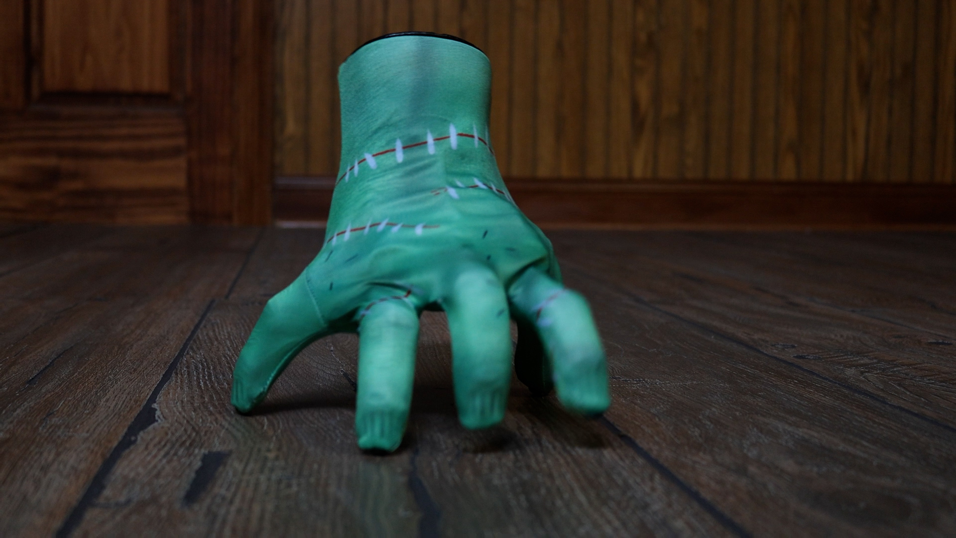 SU64775 Animated Monster Crawling Hand Halloween Prop